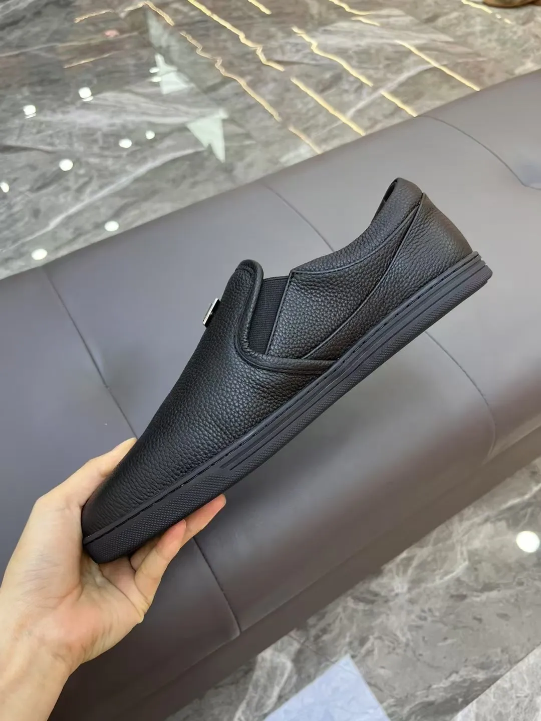 Men's Men's Shoes 💰400 [New Style] 🐝🐝DG men's calfskin sneakers Portofino Yacht shoes, simple and versatile design, unique saddle leather soles. The Dolce &G logo rear wing is the icing on the cake. Imported cowhide + rubber outsole Size: 39-44 (customized at 38.45)